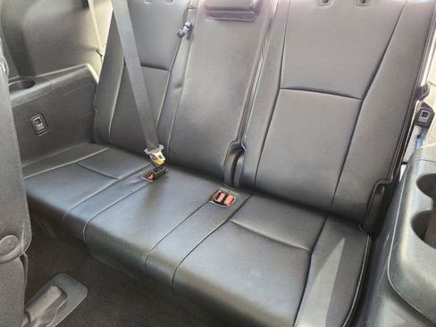 Used 2022 Toyota Highlander Limited image 23