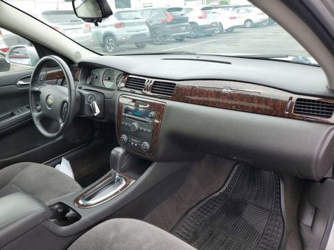 Used 2014 Chevrolet Impala LT w/ LT Sunroof Package FWD image 25