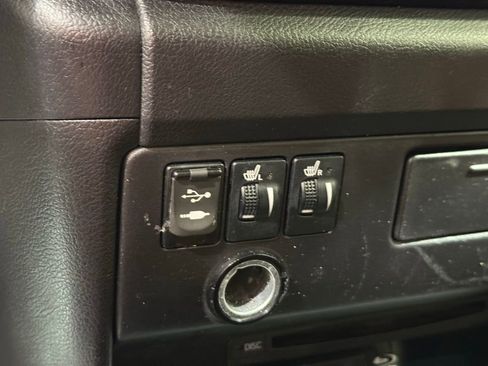 Used 2017 Toyota Sienna Limited Premium image 28