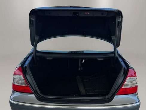 Used 2008 Mercedes-Benz E 350 4MATIC Sedan image 24