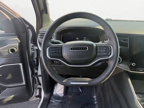 Used 2023 Jeep Wagoneer L Series III w/ Preferred Equipment Group AWD/4WD image 11