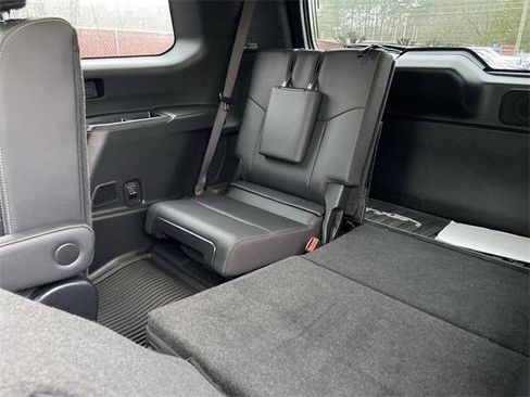 Used 2024 Lexus GX 550 image 32