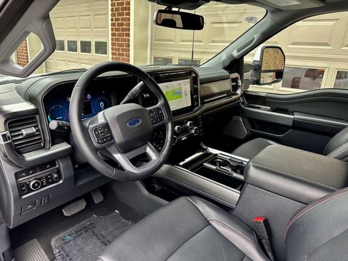 Used 2022 Ford F350 Lariat w/ Lariat Ultimate Package AWD/4WD image 11
