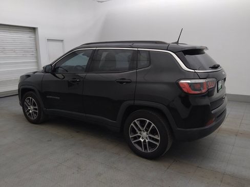 Used 2019 Jeep Compass Latitude w/ Popular Equipment Group FWD image 3