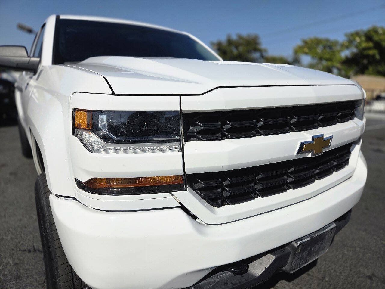 Used 2018 Chevrolet Silverado 1500 Custom RWD image 4