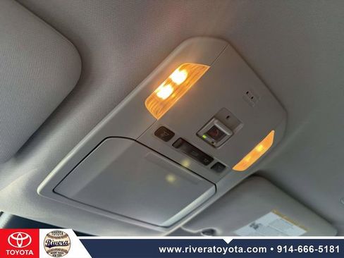 Used 2023 Toyota Highlander LE AWD/4WD image 26