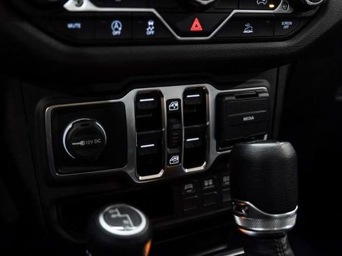 Used 2025 Jeep Gladiator Sport AWD/4WD image 64