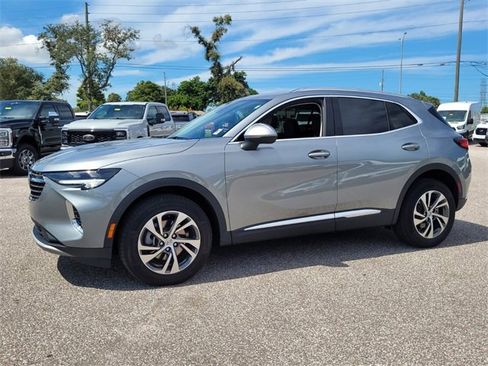 Used 2023 Buick Envision Essence image 3