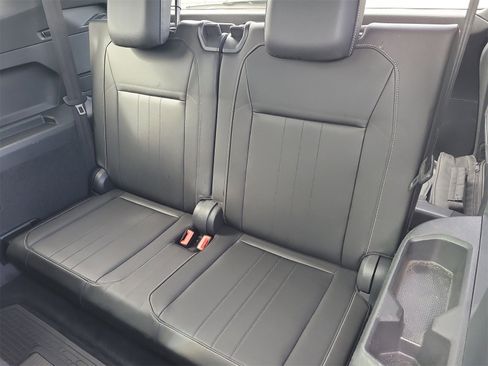 Used 2023 Volkswagen Tiguan SE R-Line image 13