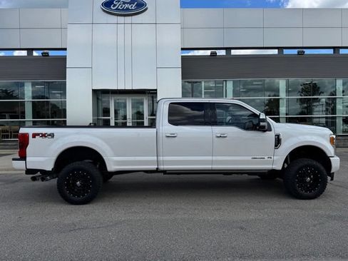 Certified 2017 Ford F350 Platinum w/ Platinum Ultimate Package AWD/4WD image 43