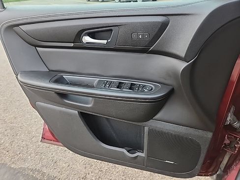 Used 2017 Chevrolet Traverse LT AWD/4WD image 29