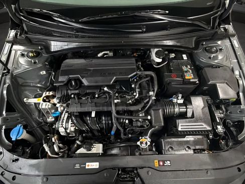 Used 2025 Hyundai Elantra Sport FWD image 23