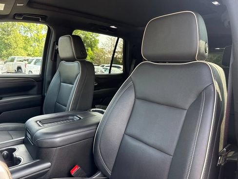 Used 2023 GMC Yukon SLT w/ SLT Premium Package AWD/4WD image 21