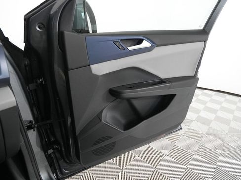 Used 2023 Volkswagen Taos SE FWD image 21