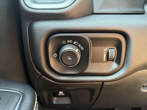 Used 2024 RAM 1500 Laramie RWD image 34