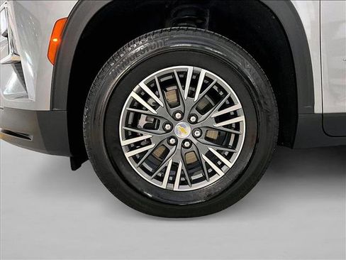 Used 2024 Chevrolet Traverse LT FWD image 10