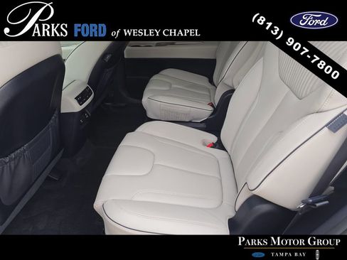 Used 2025 Hyundai Palisade Calligraphy image 15