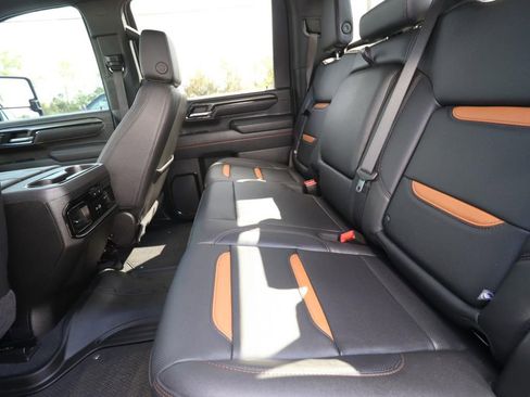 Used 2025 GMC Sierra 2500 AT4 w/ AT4 Premium Plus Package image 13