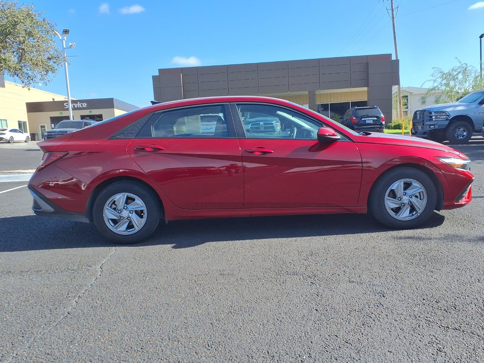 Certified 2026 Hyundai Elantra SE FWD image 6