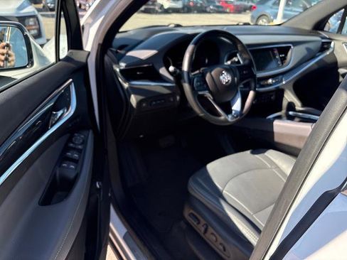 Used 2024 Buick Enclave Premium image 6