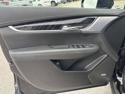 Certified 2025 Cadillac XT6 Premium Luxury image 19