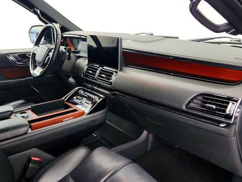 Used 2022 Lincoln Navigator Reserve RWD image 25
