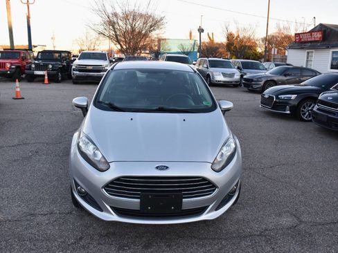 Used 2014 Ford Fiesta SE w/ Equipment Group 201A image 3