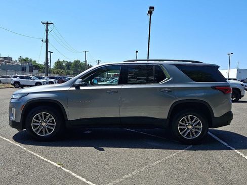 Used 2023 Chevrolet Traverse LT FWD image 4