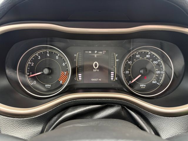 Used 2014 Jeep Cherokee Latitude AWD/4WD image 24
