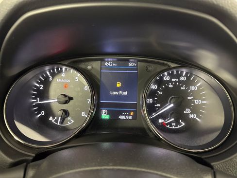 Used 2019 Nissan Rogue SV w/ Premium Package image 19