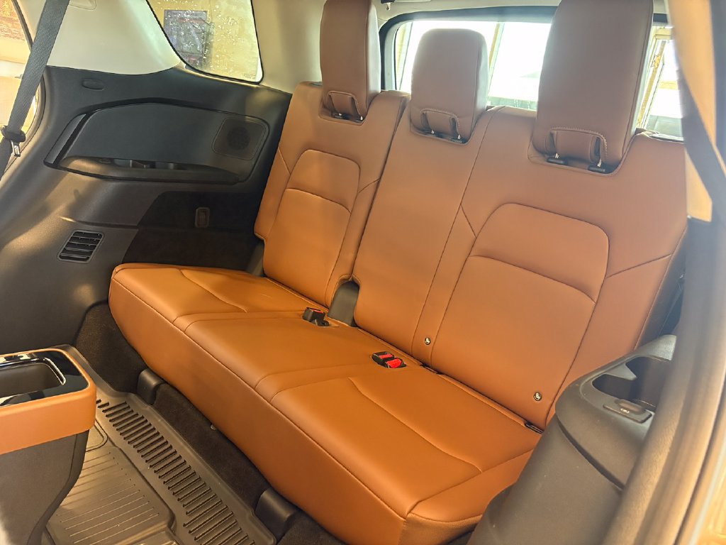 Used 2023 Nissan Pathfinder Platinum AWD/4WD image 29