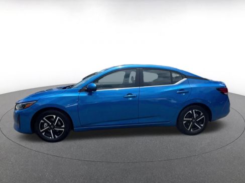 Used 2025 Nissan Sentra SV FWD image 9