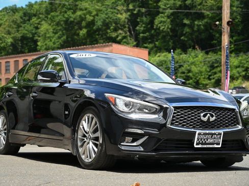 Used 2018 INFINITI Q50 Luxe w/ Essential Package (3.0T Luxe) AWD/4WD image 8