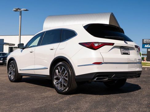 Certified 2024 Acura MDX SH-AWD w/ Technology Package image 10