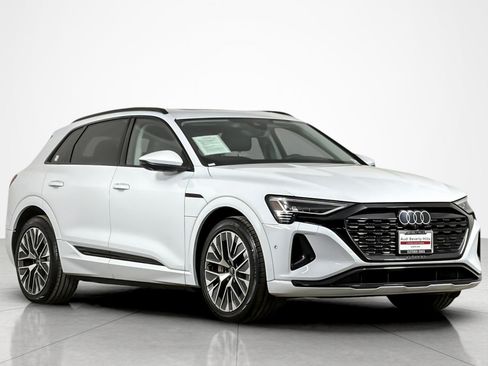 Used 2024 Audi Q8 e-tron Prestige w/ Prestige Package AWD/4WD image 7