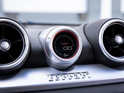 Used 2016 Ferrari California T image 16