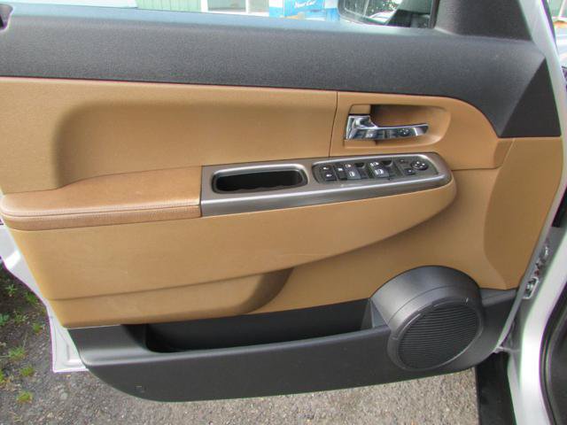 Used 2012 Jeep Liberty Limited AWD/4WD image 7