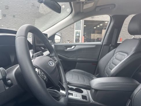 Used 2023 Ford Escape Platinum w/ Premium Technology Package image 31