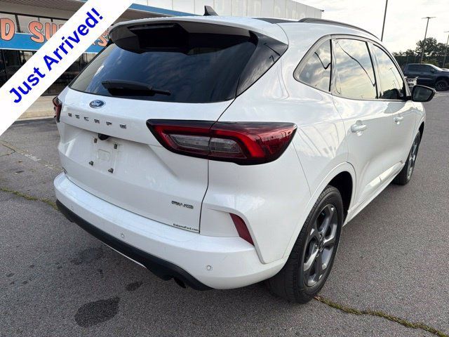 Used 2023 Ford Escape ST-Line w/ Tech Pack #1 AWD/4WD image 3
