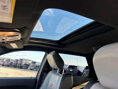 Used 2024 Dodge Durango GT image 29