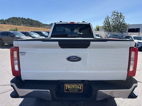 Used 2024 Ford F350 XLT w/ Snow Plow/Camper Package AWD/4WD image 5