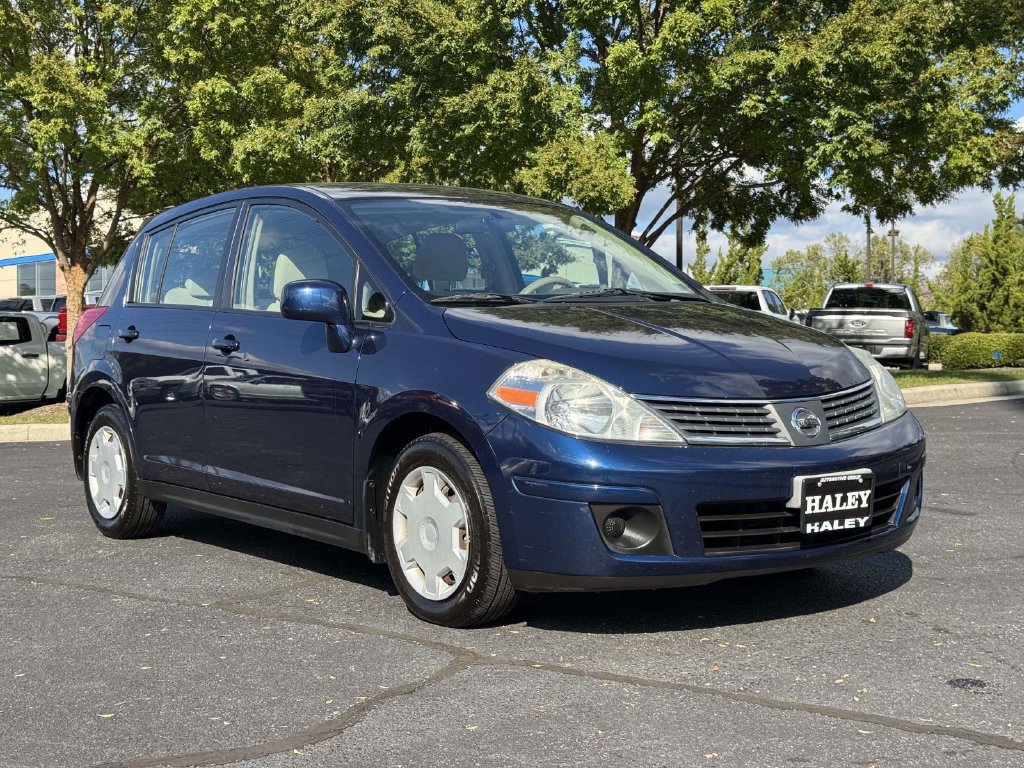 Used 2009 Nissan Versa 1.8 S w/ PWR Pkg FWD image 2