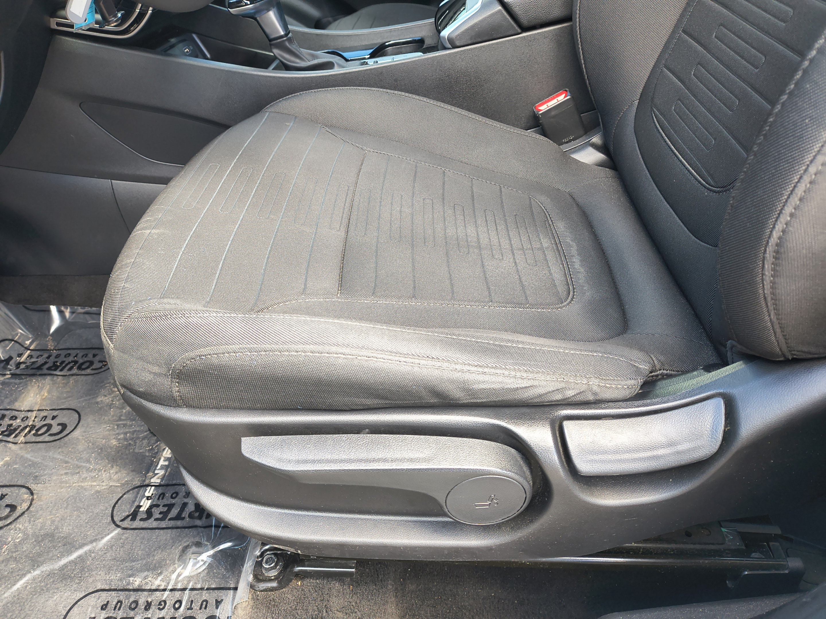 Certified 2023 Hyundai Santa Cruz SE FWD image 18