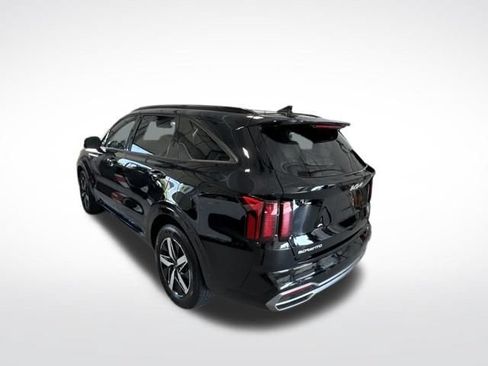 Used 2023 Kia Sorento S w/ Panoramic Sunroof Package FWD image 5
