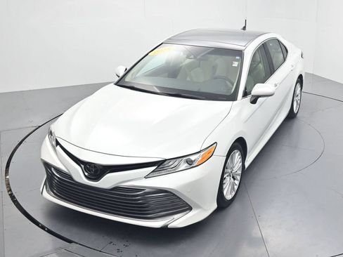 Used 2018 Toyota Camry XLE FWD image 46