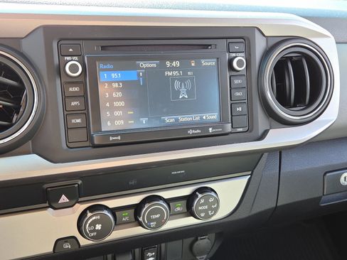 Used 2019 Toyota Tacoma SR5 image 31