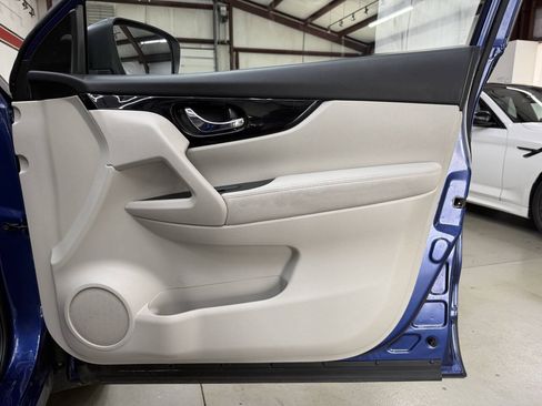 Used 2019 Nissan Rogue Sport FWD image 17