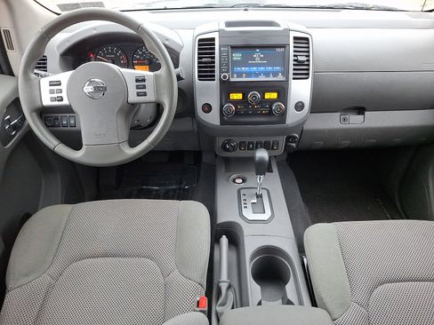 Used 2020 Nissan Frontier SV image 15