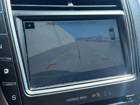 Used 2017 Lincoln MKX Reserve w/ Lincoln MKX Climate Package image 8