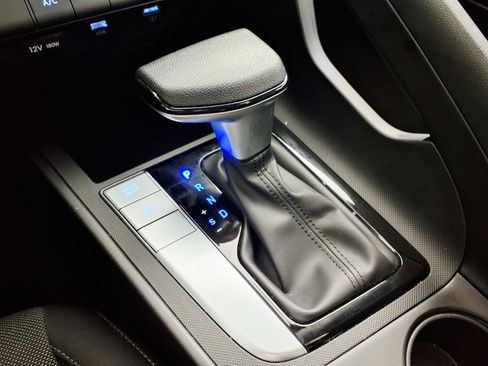 Certified 2023 Hyundai Elantra SE FWD image 21